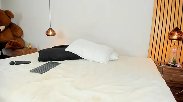 REINA_ADAHARA webcam