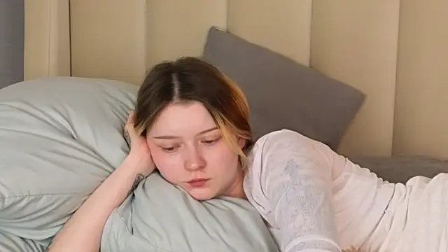 AlyssFrost webcam