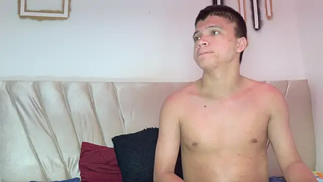 aly_n_sebas webcam