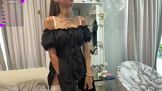 selena_favn webcam