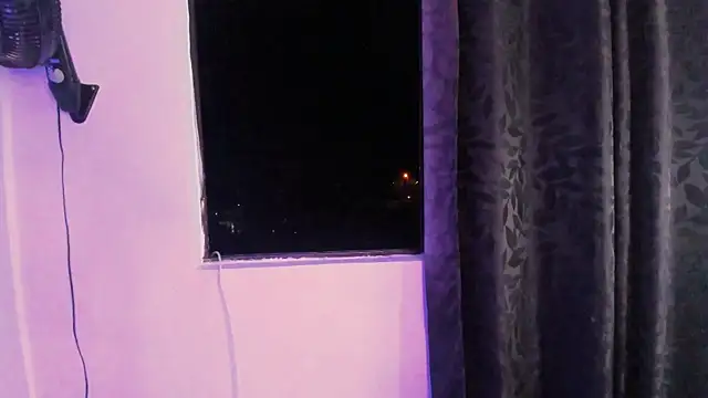 TifanyWhite_ webcam