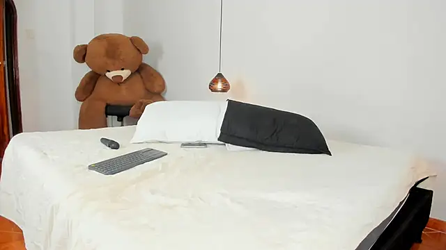 REINA_ADAHARA webcam