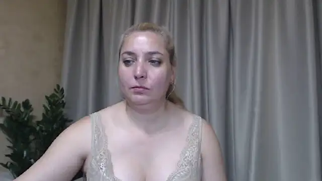 sweetpussy13 webcam