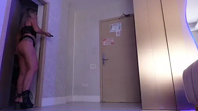 JullyBlair webcam