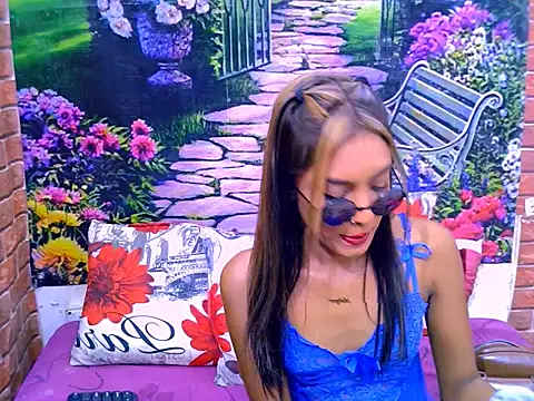 IndianPretty14u2Luv webcam