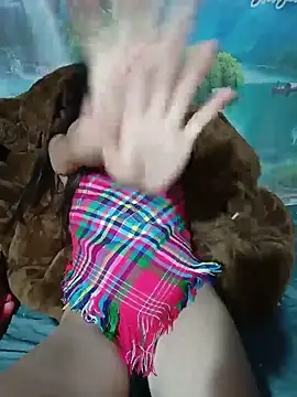 HeresThuy22 webcam