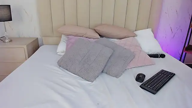 LilithHarperr_ webcam