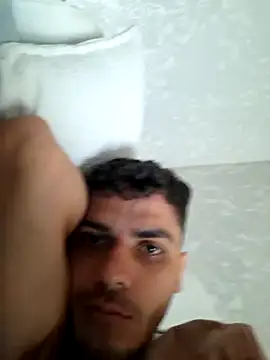 Handsomeboy3344 webcam
