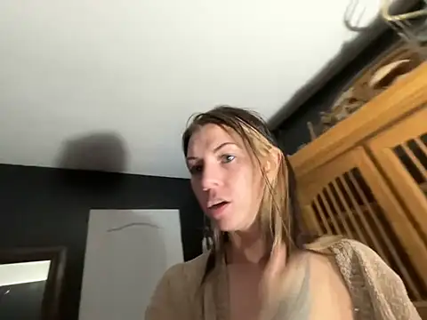 tastemecaroline webcam