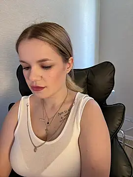 KimEvanss webcam