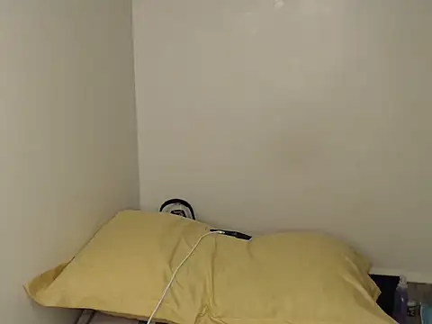 irreplaceable_ebony webcam