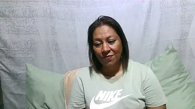 IndianSexyMilf69 webcam