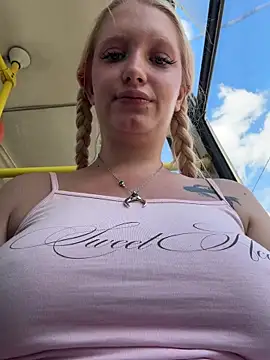 Elfi_InPublic webcam