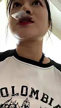 mo-mo-69 webcam