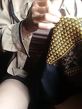 ngan-cute live cam on StripChat