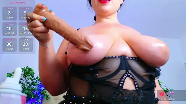 TemptingLuna_ webcam