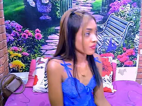 IndianPretty14u2Luv webcam