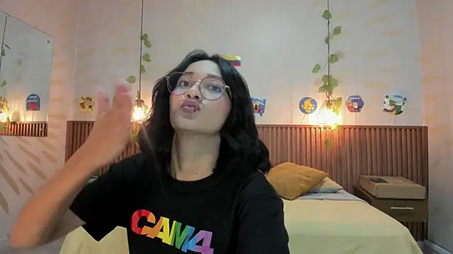 daphne_courtis webcam