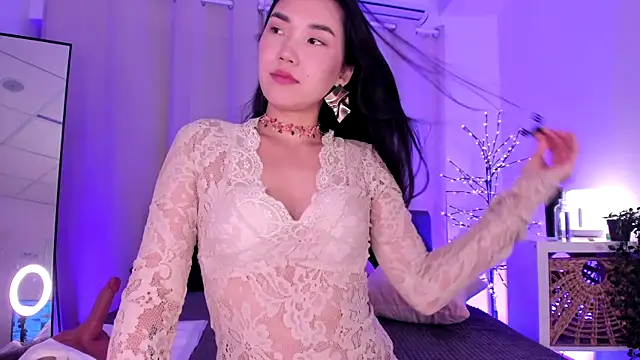 Divine_Madeleine webcam