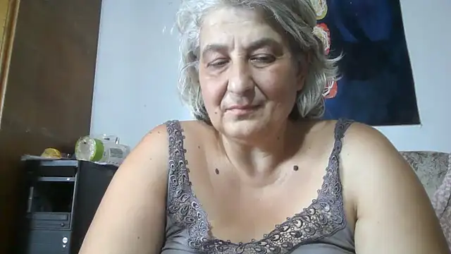 ExquisiteMature webcam