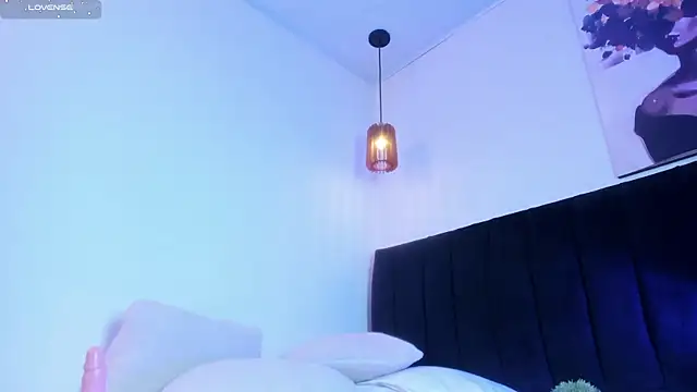 dolly_zoe webcam