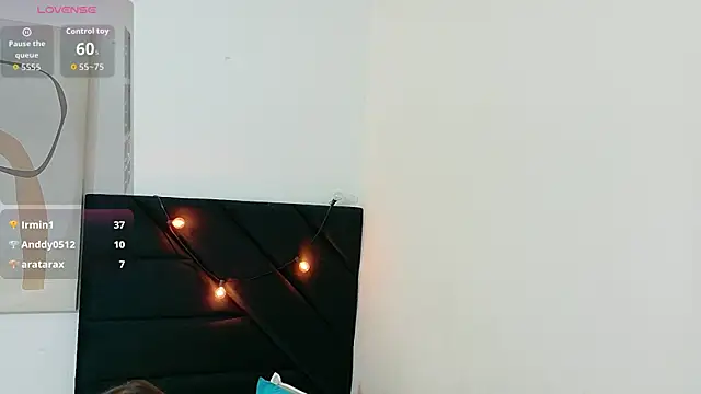 kinkyhousewifee webcam