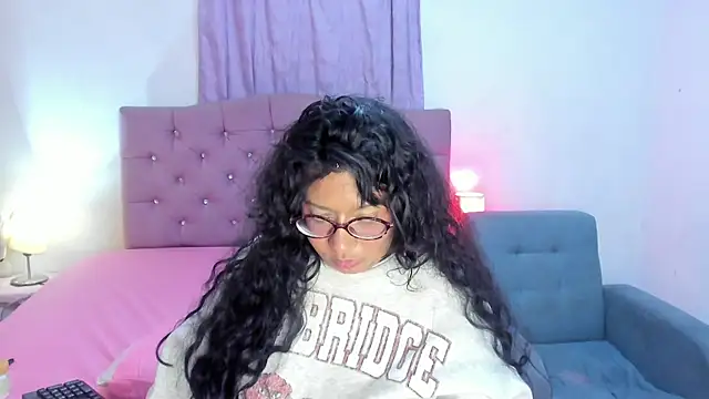 Latinabombsheell webcam