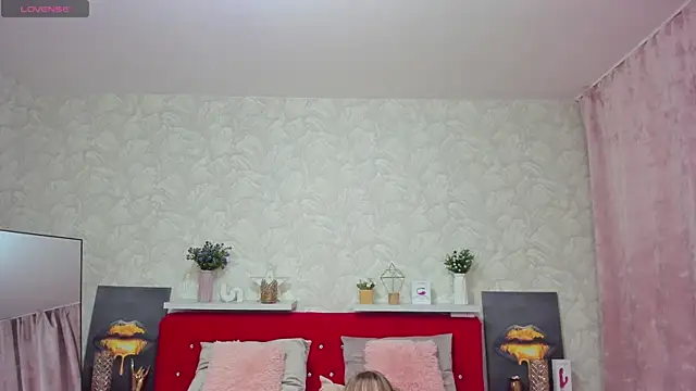KattyPeachX webcam