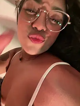 Linda_Saenz_ webcam