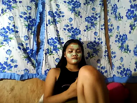 PinaySkinnyJust18 webcam