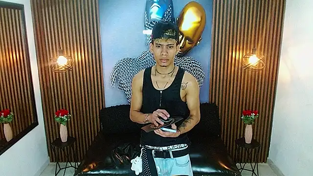 Skinny_cute_Alyer webcam