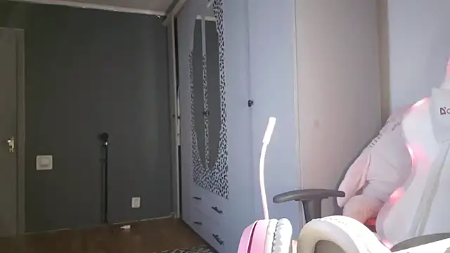 FunnyLila webcam