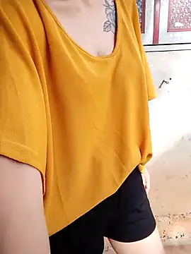MiuMiu-Babyy webcam