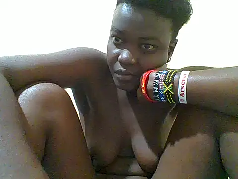 Pretty-Leaa webcam