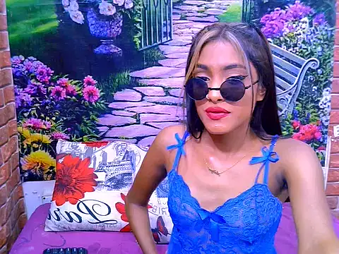 IndianPretty14u2Luv webcam