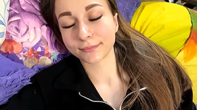 TaIliedGuest live cam on StripChat