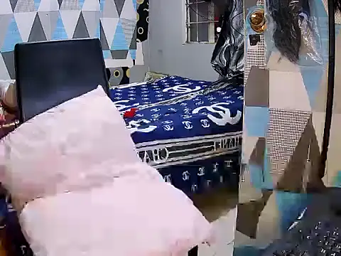 Trish_CurveCock webcam