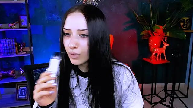 MonicaLowes webcam