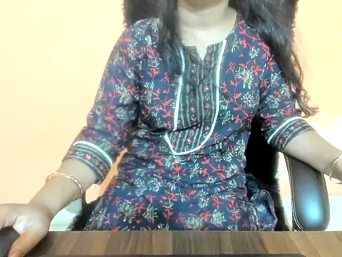Kudi_Kiyara webcam