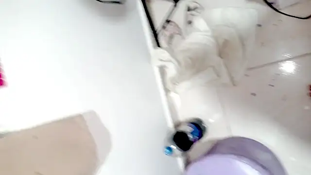 PetiteIvoryQueen19 webcam