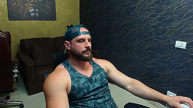 AdamJamesonn webcam