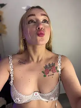 Sara_Sophia420 webcam
