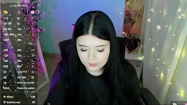 Mona_Esty webcam