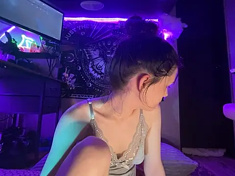 Lilactease webcam