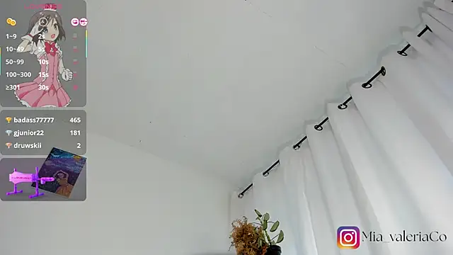 Mia-Valeria- webcam