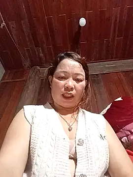 Yellow-pink webcam