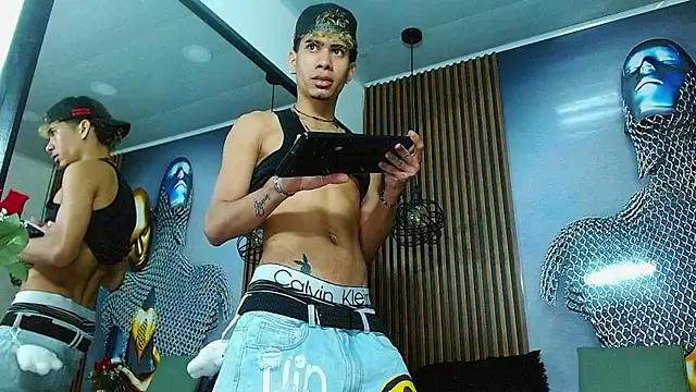 Skinny_cute_Alyer webcam
