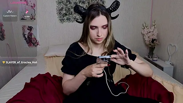 NocturneHuntress webcam