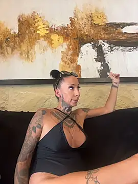 inked_up_jade webcam