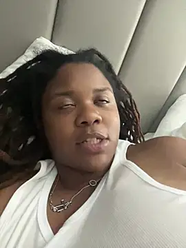 HEARTBREAKBRE webcam